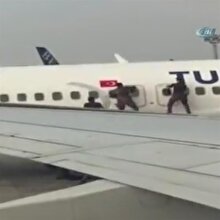 Özel Harekat Polislerinden Atatürk Havalimanı'nda rehine kurtarma tatbikatı
