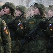 Rus ordusunda bir devir sona eriyor: Kalpakların yerini şapkalar alacak