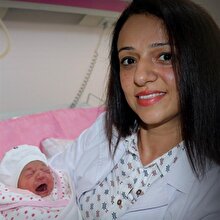 Dokuz dişli doğan bebek görenleri şaşırttı