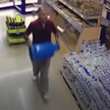 Mutfak tüpüyle marketi uçurmaya kalkıştı