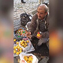 Limon sıkacağı tanıtarak insanları hipnoz eden işportacı