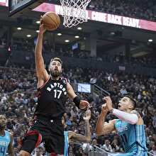 Raptors 4'te 4 yaptı