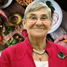 Canan Karatay'dan veganları ayağa kaldıran benzetme: Koyun gibiler