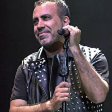 Haluk Levent, hayranını babasından izin alarak konserine götürdü