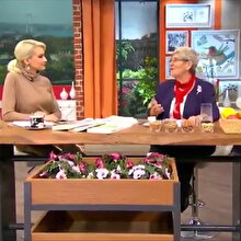 Canan Karatay canlı yayında türkü söyledi