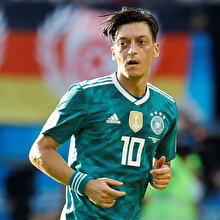 Almanlar, Mesut Özil'i unutamıyorlar!