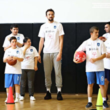 Anadolu Efes'ten anlamlı destek