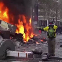 Yakarsa dünyayı garipler yakar: Fransa'daki gösterilere 30 bin kişi katıldı