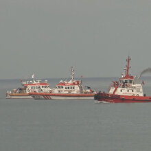Tatbikatta deniz ortasında yakılan gemi ilçeyi karıştırdı
