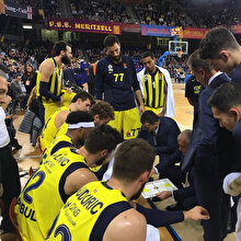 Deplasmanda Barcelona'yı deviren Fenerbahçe liderliğe yükseldi