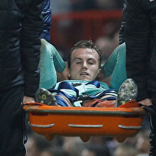 Arsenal'de Holding en az 6 ay yok