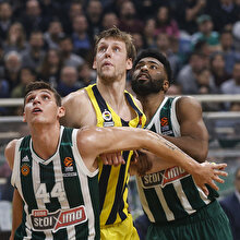 Fenerbahçe Panathinaikos'u devirdi