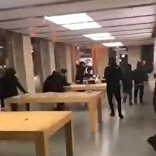 Sarı yelekliler, Apple mağazası yağmaladı