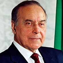 12 Aralık 2003: Haydar Aliyev hayatını kaybetti