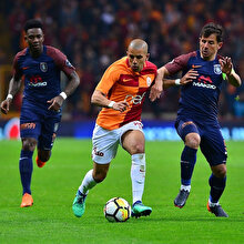 Galatasaray, lider Medipol Başakşehir'e konuk oluyor