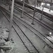 Tren kazasının çarpışma anı kamerada