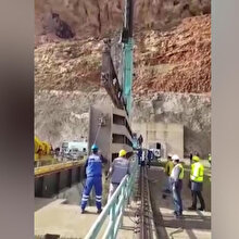 Dicle Barajı'nda kopan kapağın yenisi takıldı