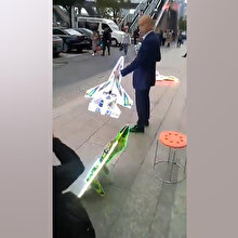 Oyuncak uçağın muhteşem gösterisi