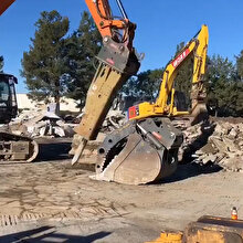 Kendi söküğünü kendi diken 'kepçe operatörü'