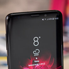 Samsung kavisli ekran tasarımını orta seviyeye getiriyor