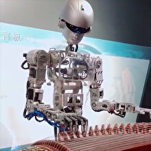 Müzisyenleri tahtından edecek robot