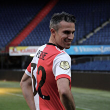 Van Persie'den Fenerbahçe taraftarını kızdıracak sözler