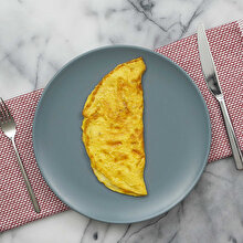 Peynirli omlet nasıl yapılır?