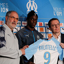 Balotelli'den 6 aylık imza