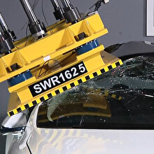 Tesla Model S'in tavan çarpışma testi