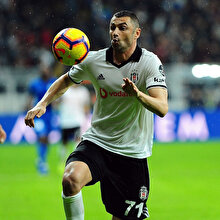 Burak Yılmaz'dan taraftara tavır