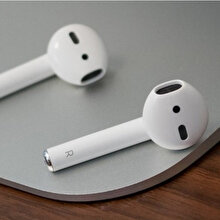 Apple AirPods'a ek olarak bir de kafa üstü kulaklık çıkarabilir
