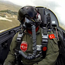 Türk Yıldızları nefes kesen gösterilerini yaparken kokpit içinde neler yaşanıyor?