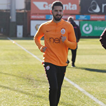 Galatasaray'da Emre Akbaba takımla çalıştı