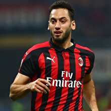 Hakan Çalhanoğlu: Tolgay'a başarılar dilerim