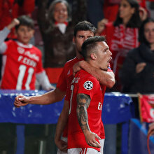 Galatasaray'ın rakibi Benfica 5'te 5 yaptı