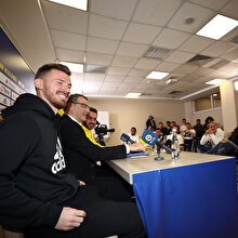 Fenerbahçe'nin imza töreninde kızdıran Galatasaray sorusu