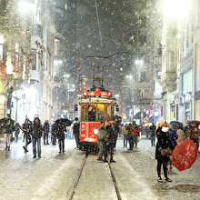 İstanbul'da kar yağışı etkili oluyor