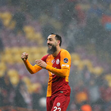 Galatasaray öldü öldü dirildi