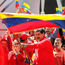 Maduro kullandığı araçla Caracas'ı gezip ABD'lilere mesaj verdi