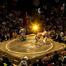 Sumo güreşçileri istese de sakal bırakamayacak