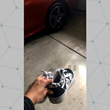 Vans ayakkabıların her koşulda düz durduğunu kanıtlayan etkileyici deney