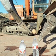 İş makinesiyle yumurta taşıyan operatörün şaşırtan şovu