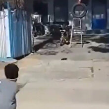 Ünlü futbolcu Salah'ın atışlarının aynısını yapan 7 yaşındaki çocuk yeteneği ile viral oldu