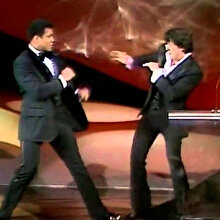 Rocky ödül alırken sahneye Muhammed Ali gelirse