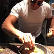 Nusret, Miami'ye 'sucuklu yumurta' yedirmeye hazırlanıyor