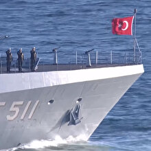 Savaş gemilerimiz Çanakkale Boğazı'ndan geçti