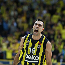 Real Madrid'in hedefi Sloukas