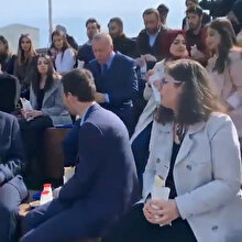 Erdoğan canlı yayının ardından gençlerle dürüm yedi