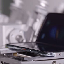 Samsung, katlanabilir telefonlarını nasıl test ediyor?