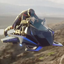 Dünyanın ilk 'jet motorlu' uçan motosikleti